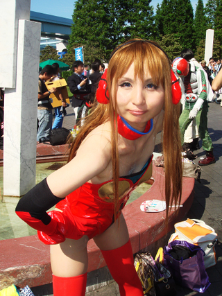 Illustration for article titled Comic Market Cosplayers Cosplaying